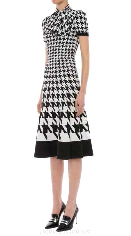 Herve Leger Black And White Short Sleeve Houndstooth Print Dress